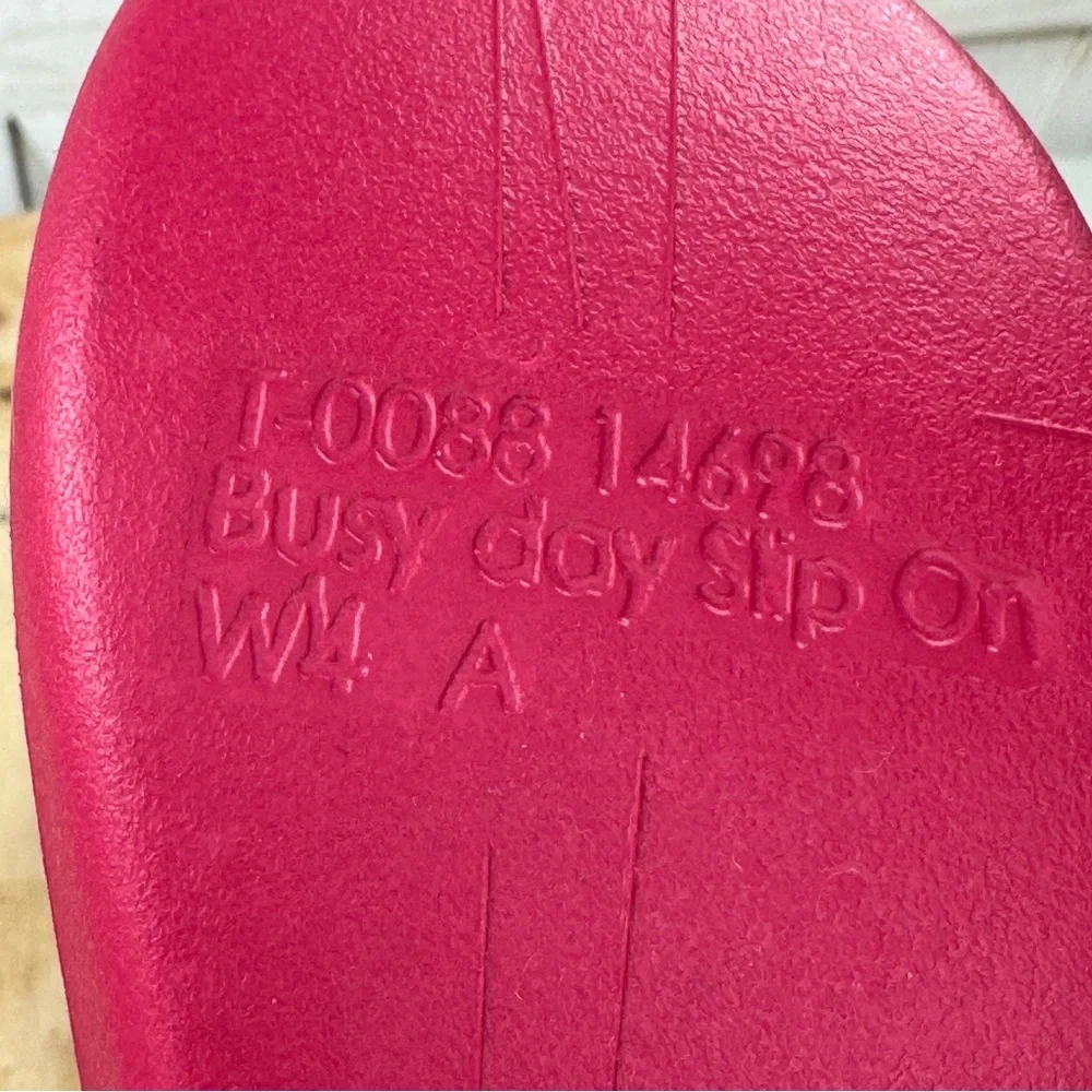 Crocs Busy Day Stretch Skimmer Slip‎ On Flat Pink Size 4 Women 2 Girls